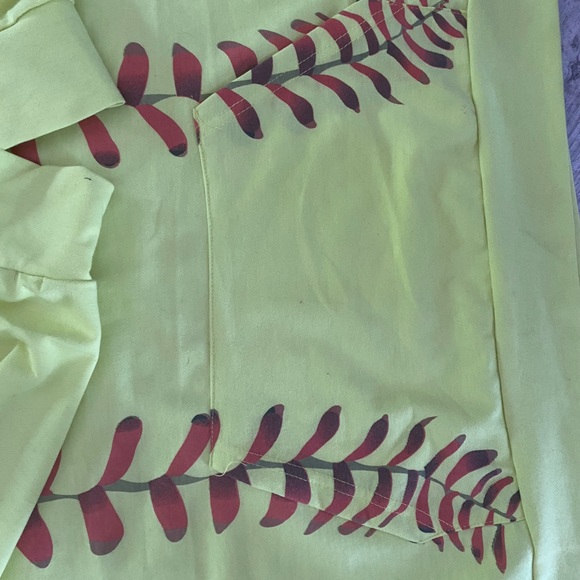 Softball themed graphic hoodie
Woman’s 3XL Drawstring
100% polyesterNeon yellow - Picture 4 of 6